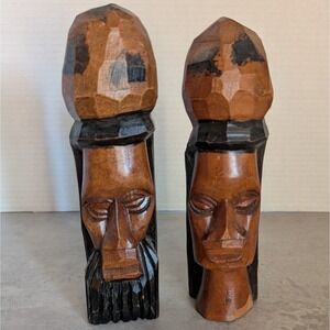 Vintage Hand‑Carved Wooden Indigenous‑Style Head Sculptures – Folk Art Pair